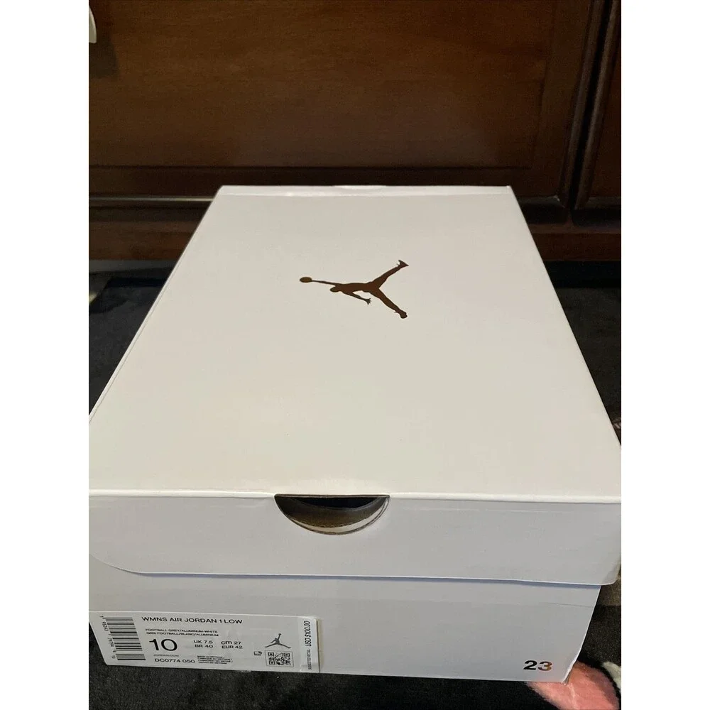 Nike Air Jordan 1 Low Aluminum Football Grey Women’s 10 / Men’s 8.5 DC0774-050